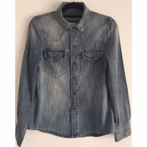 Madewell denim chambray snap button shirt